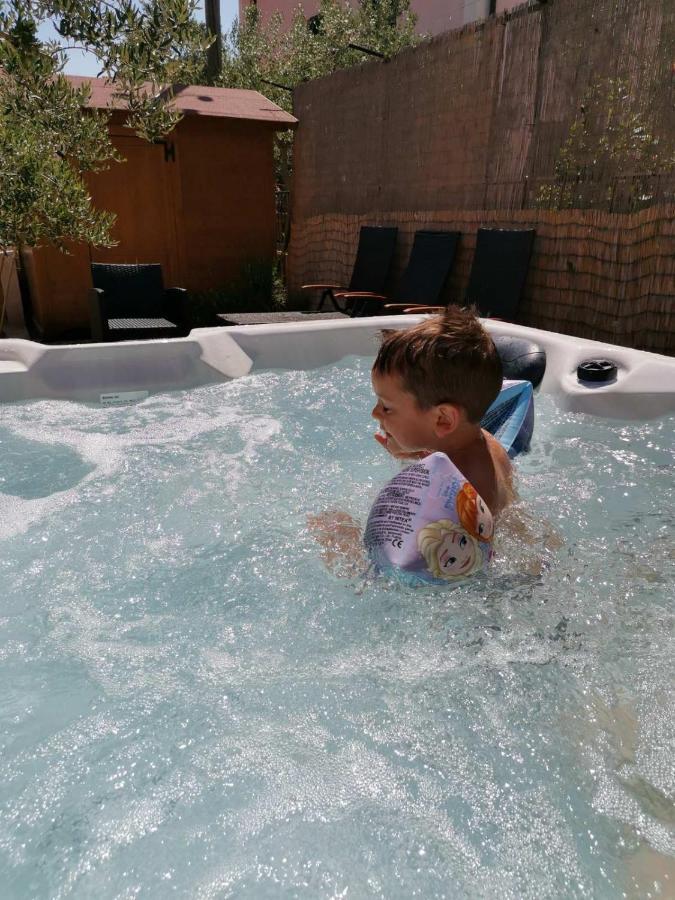 Holiday Home Istra With Jacuzzi Medulin Exterior foto